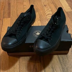 Black Convers Low Top Momochrom - NWT - brand new